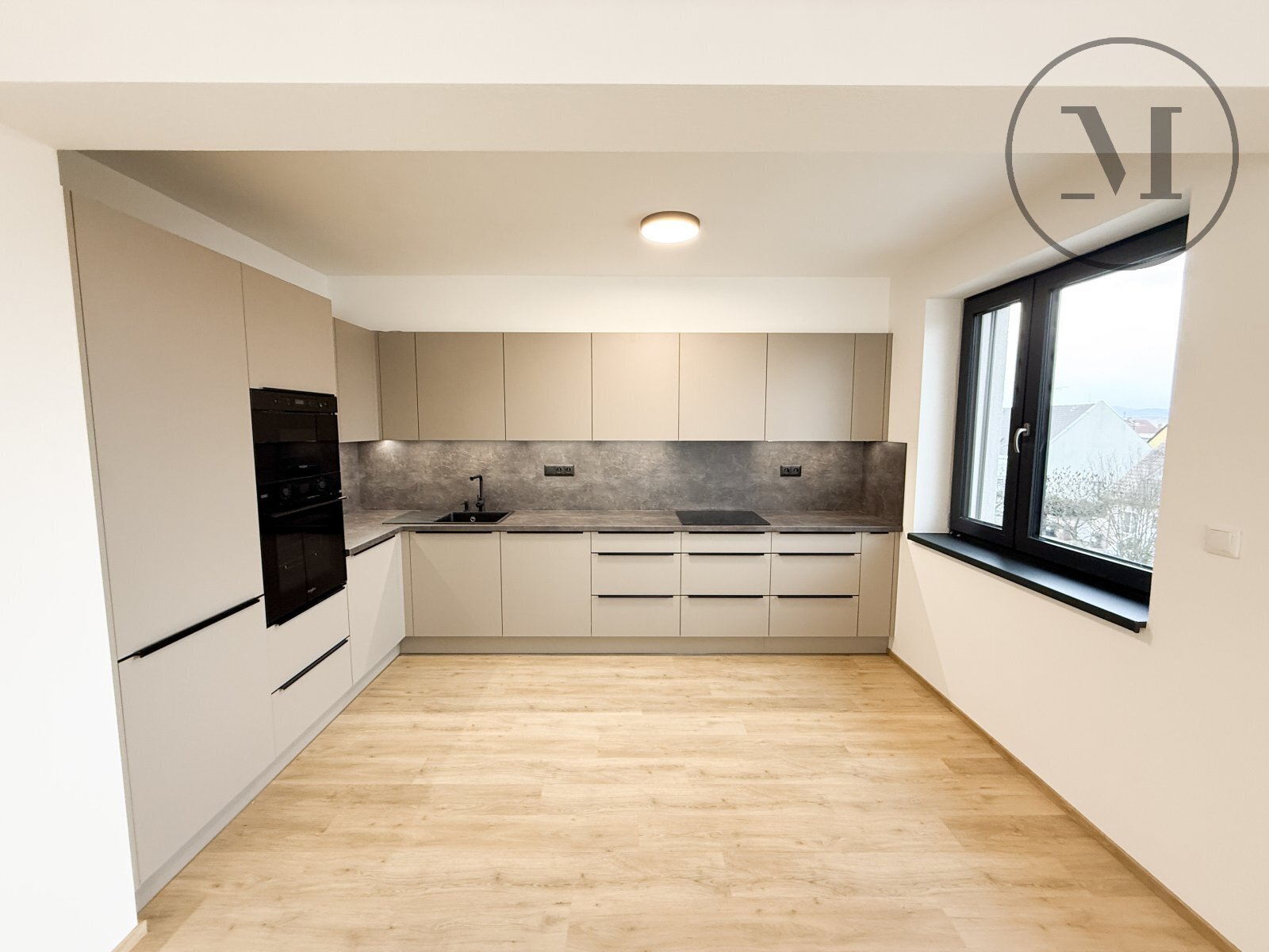 Pronájem nadstandardně zařízeného bytu 2+kk, 57m²