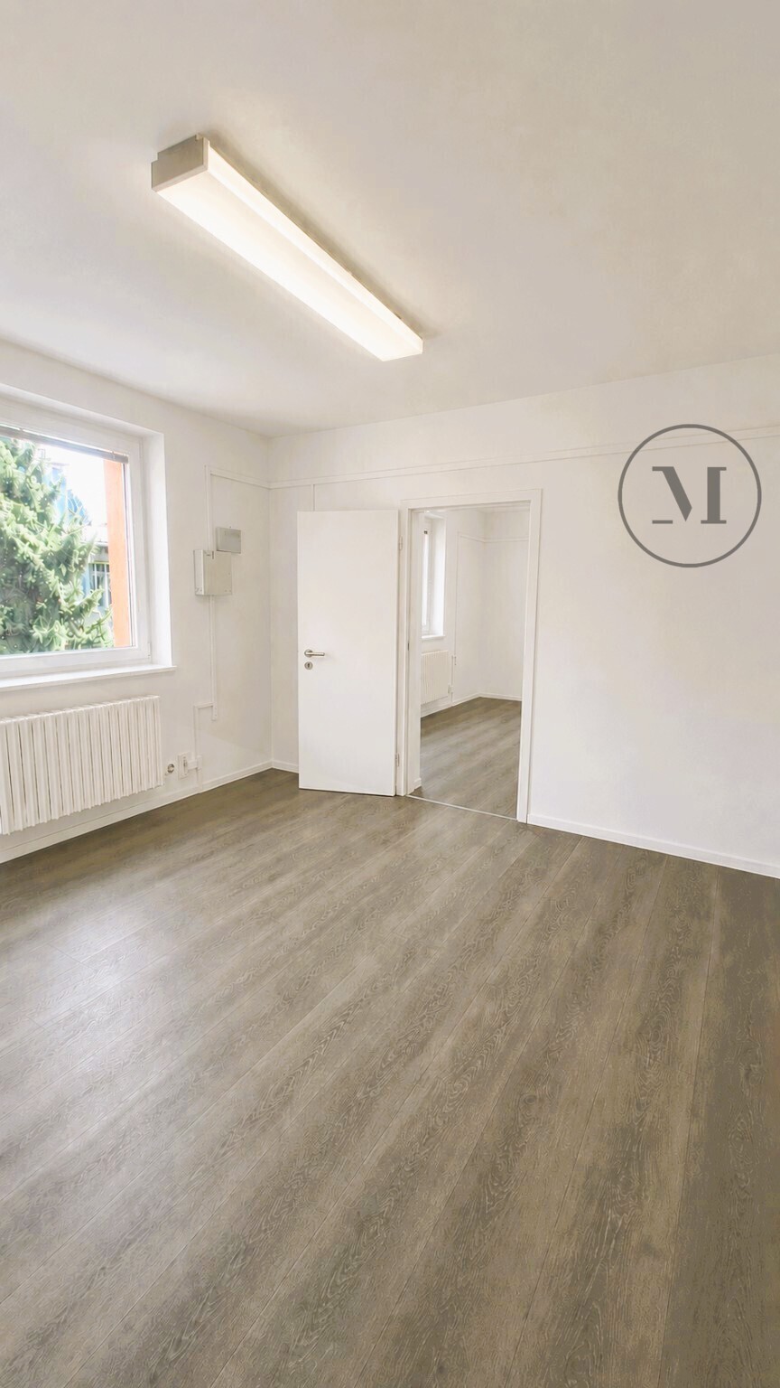 Kancelářské prostory 27,5 m² s parkovacím místem – Hlinská, České Budějovice