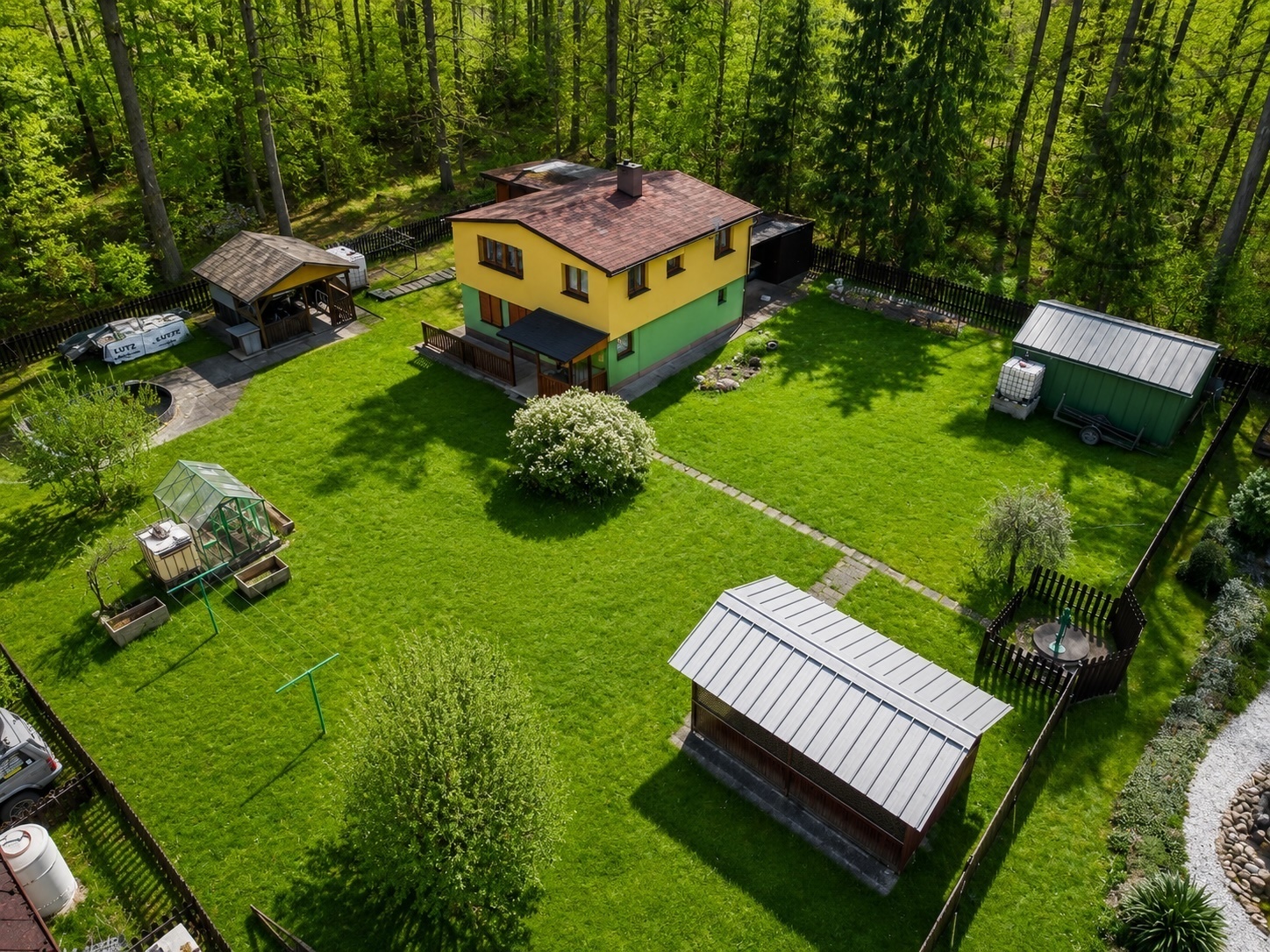 Prodej celoročně využitelné chaty 4+kk s bazénem a pozemkem 1 032 m² – Břehov, osada Picina