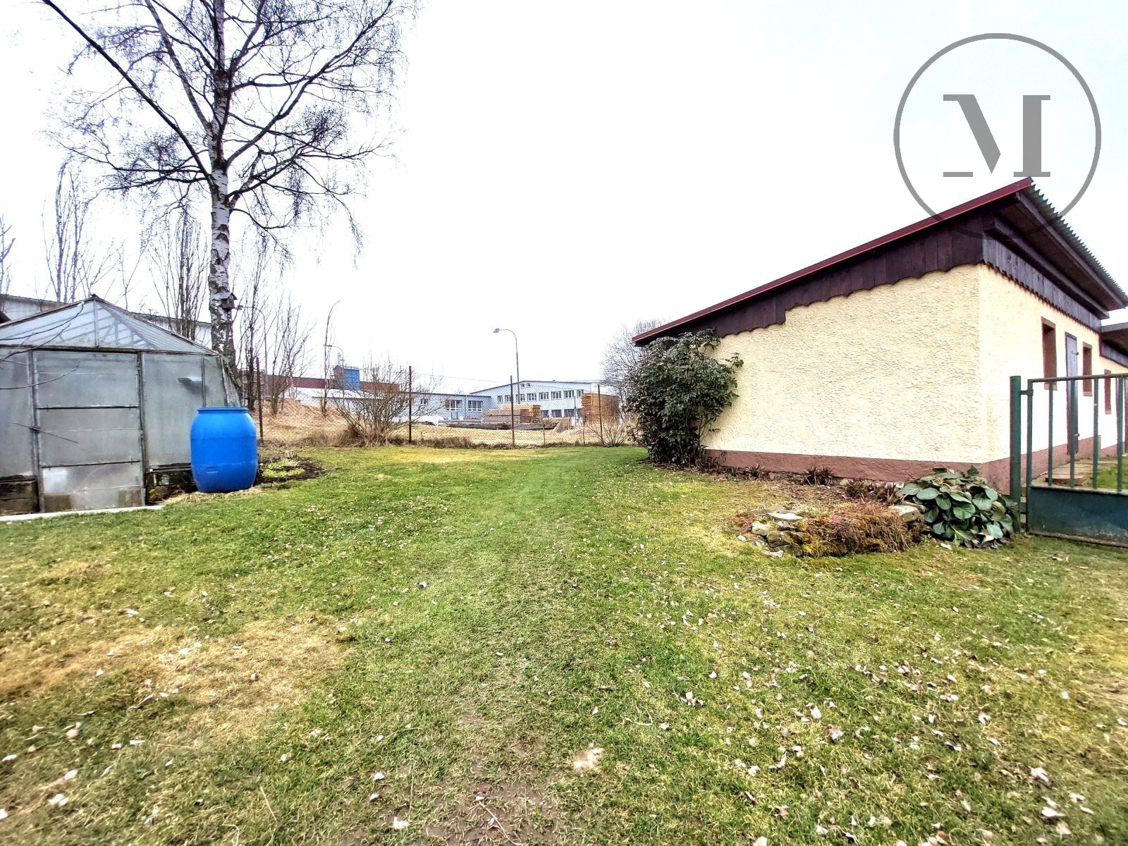 Unikátní příležitost u Lipna: 36 m² vlastního prostoru s předzahrádkou!