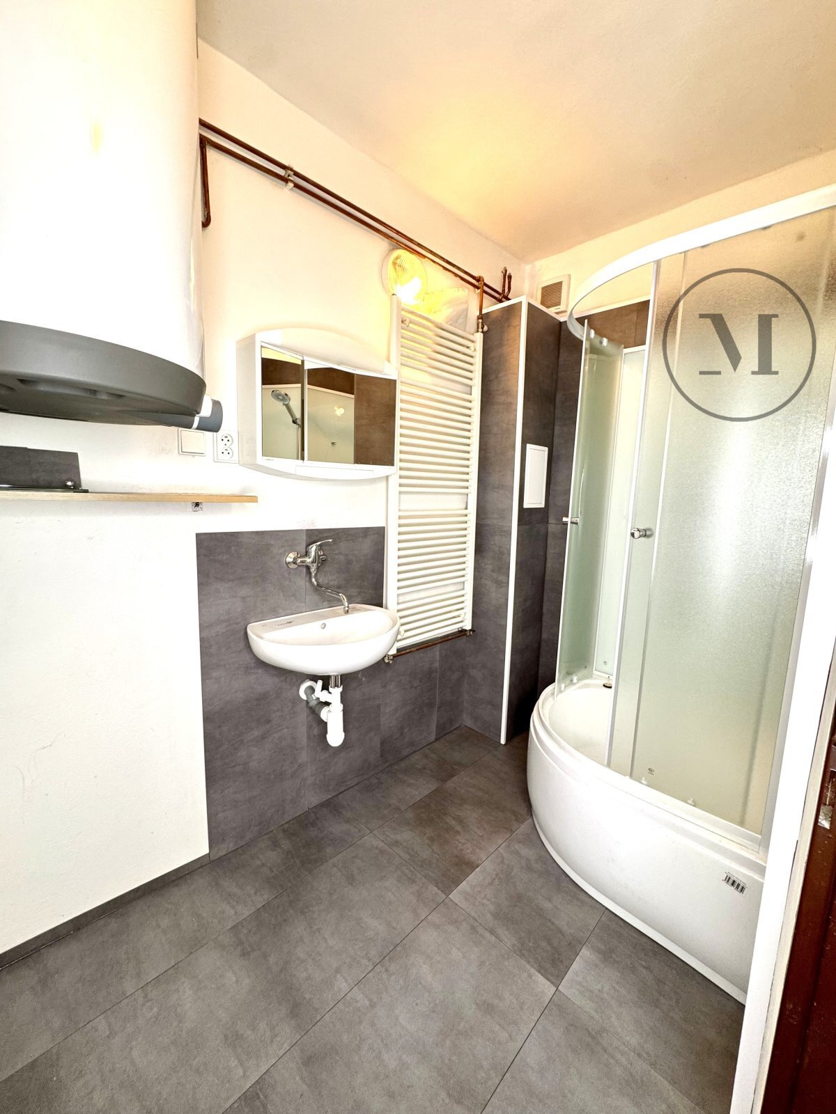 Prodej bytu 3+1 (73 m²) se soukromou zahrádkou a 3 sklepy – kousek od Týna nad Vltavou